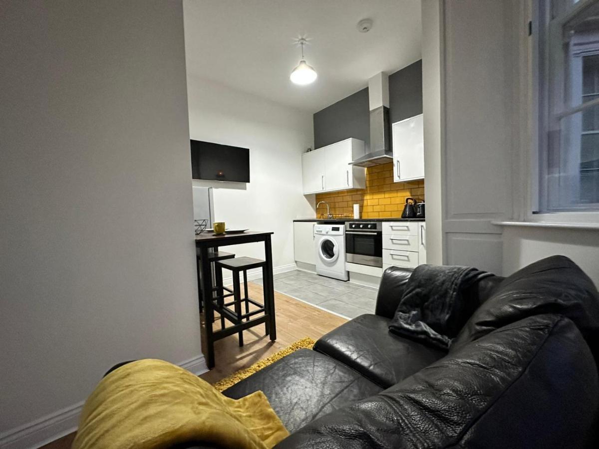 Bee Accommodations لايستر المظهر الخارجي الصورة