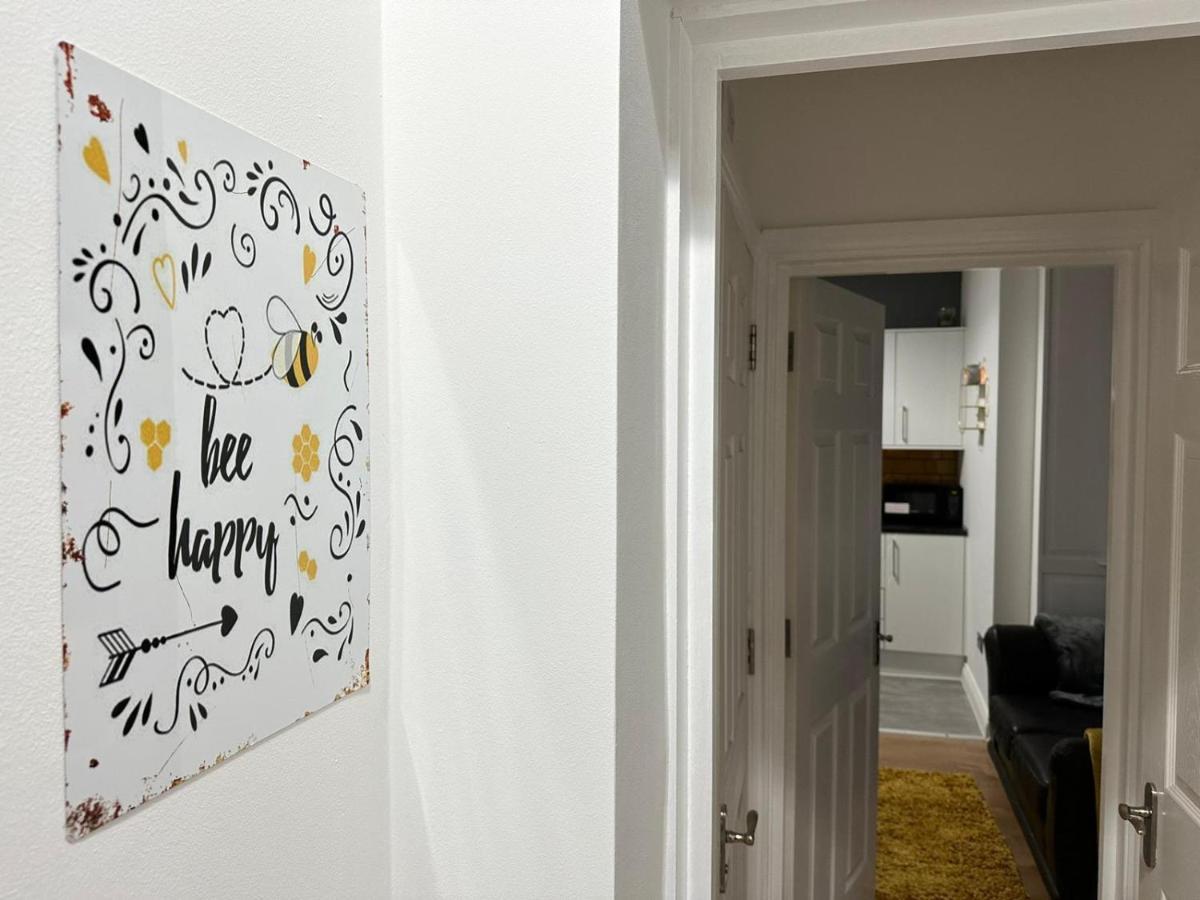 Bee Accommodations لايستر المظهر الخارجي الصورة